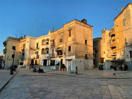 Bari